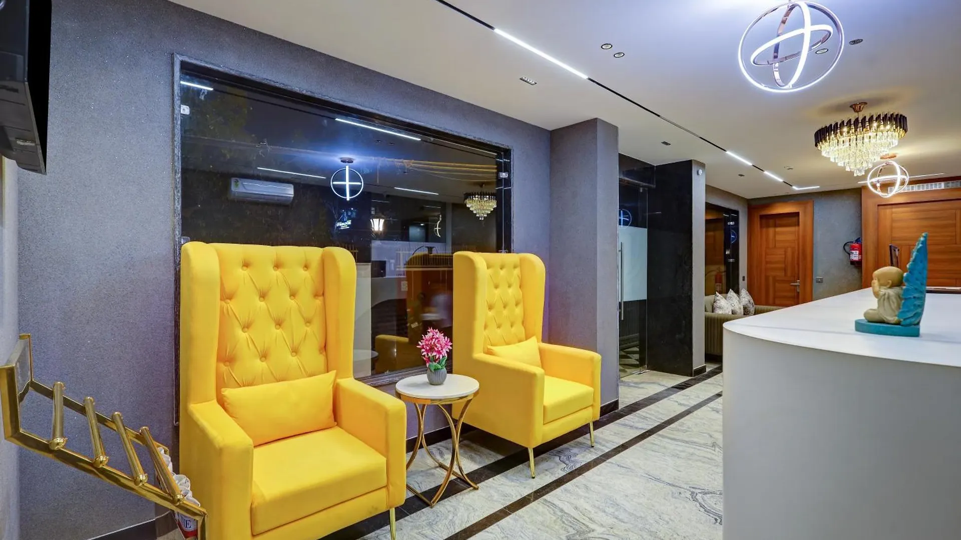 Limewood Stay Premium Studios - Near Sector 29 Гургаон 3*,