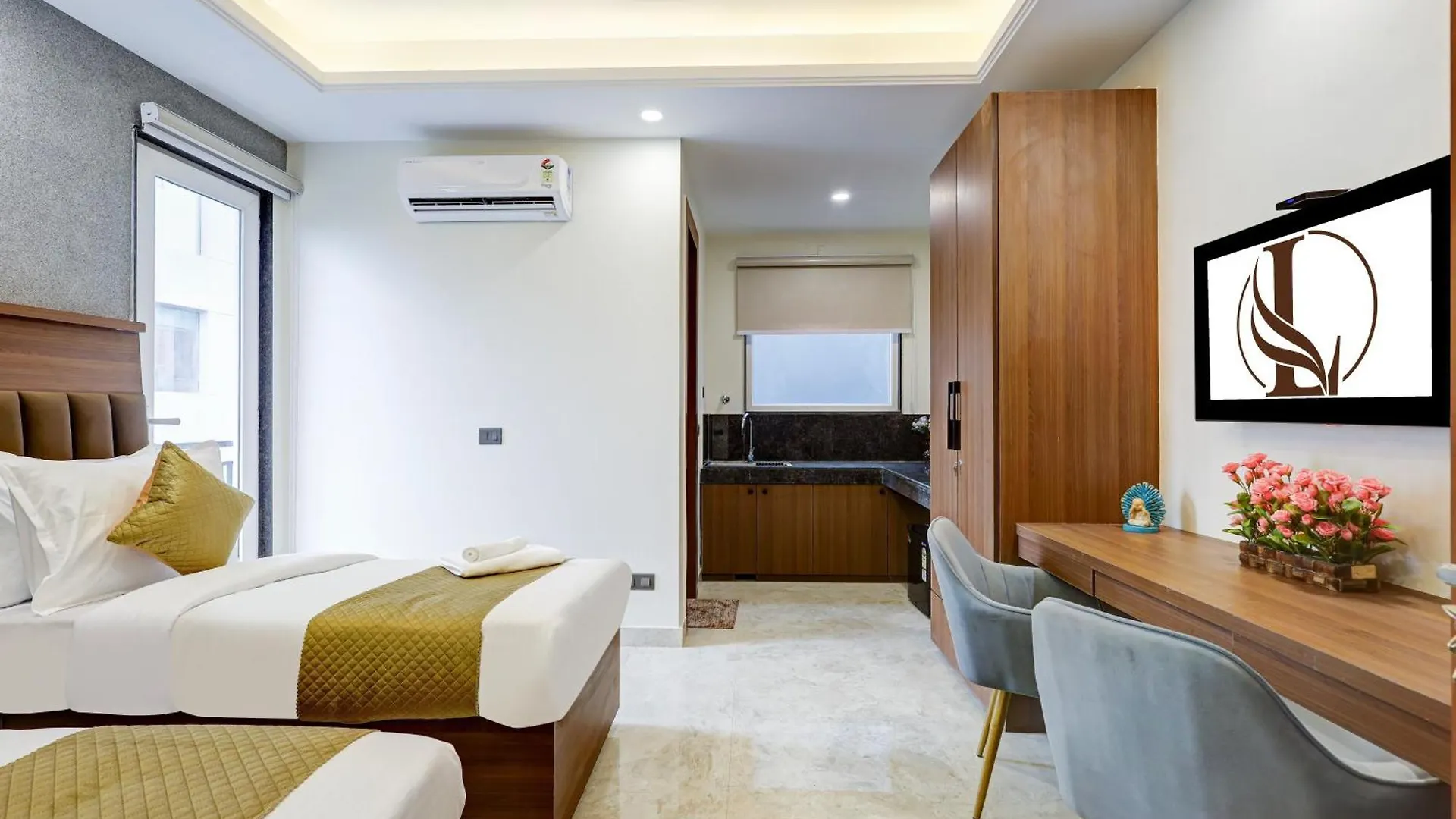 Limewood Stay Premium Studios - Near Sector 29 Гургаон