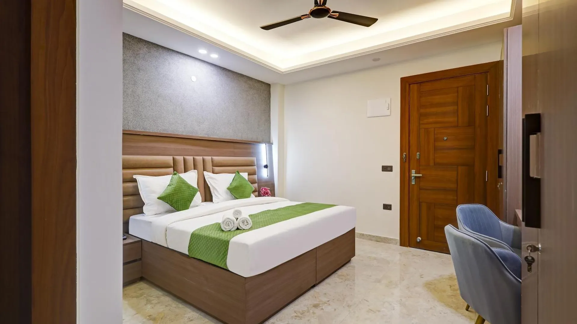 Limewood Stay Premium Studios - Near Sector 29 Гургаон Индия