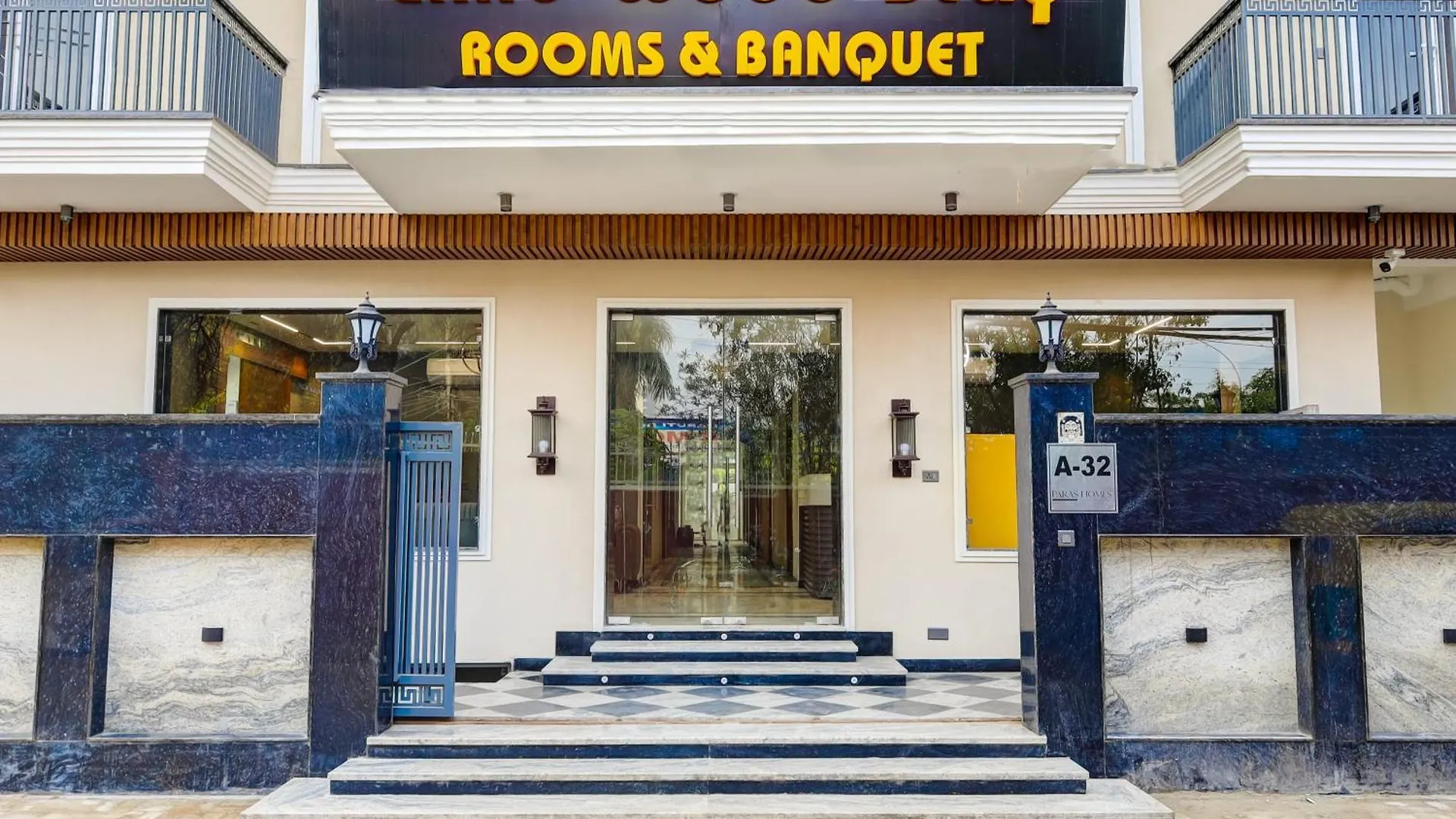 Limewood Stay Premium Studios - Near Sector 29 Гургаон Индия